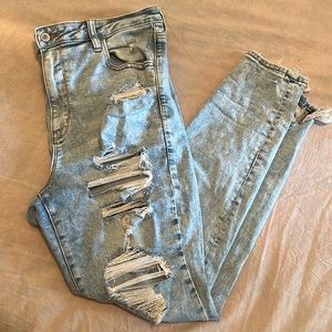 American Eagle Light Wash Skinny Jean